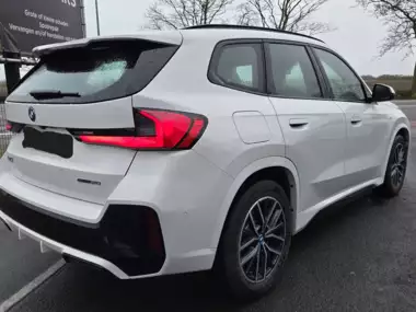 1000013847 -  - BMW IX1 EDRIVE20 M SPORTPAKKET