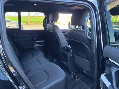 710098168_1400758301861145_5626801515777181981_n -  - LAND ROVER DEFENDER 110 D200 SE AWD AUTO. 07/2023 1° EIGENAAR 38000 KM